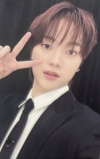 First Howling : NOW yzy 4.0 簽售卡 中文卡背