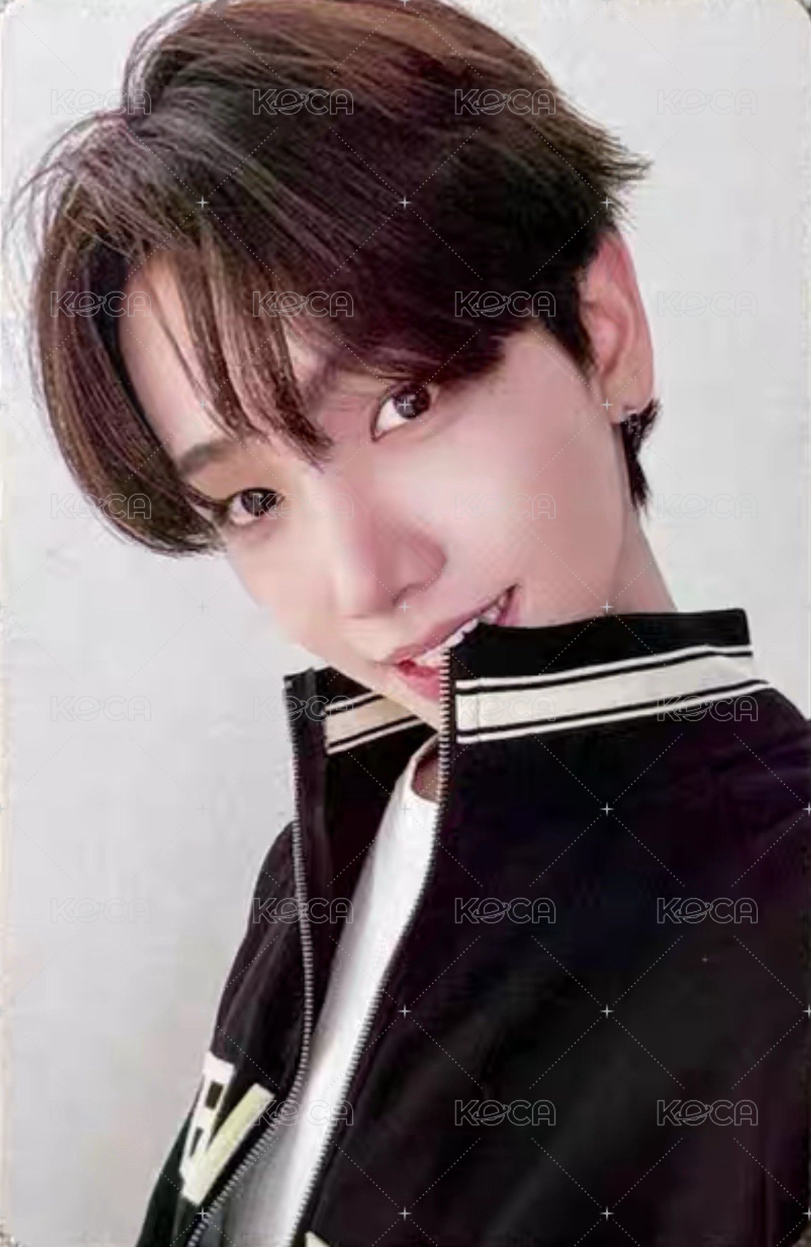 Knock On 巡迴 周邊卡 衛衣卡 外套卡 3 正面