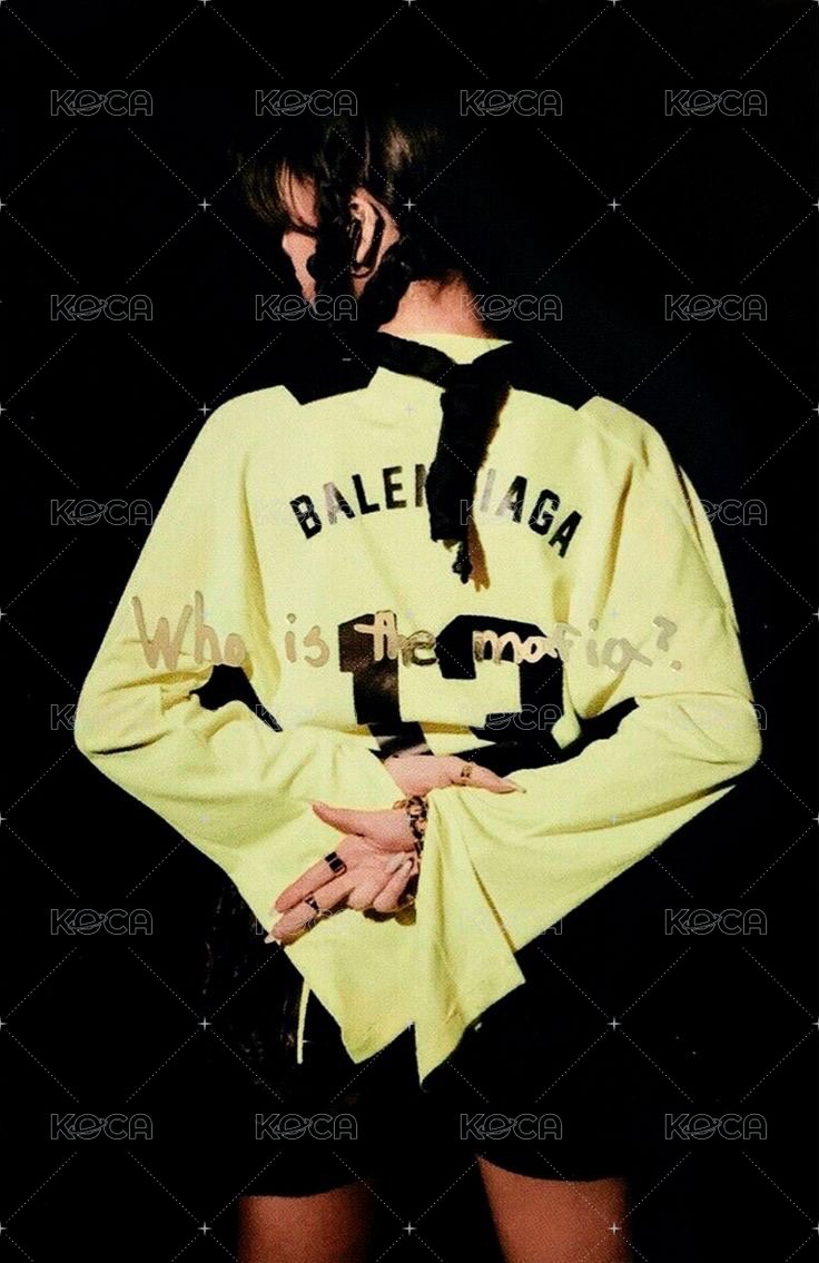 GUESS WHO 專輯卡 預購禮 背面