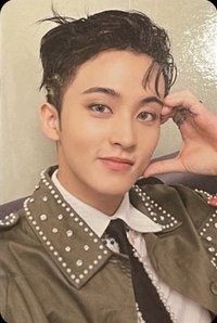 Fact Check 專輯卡 Chandelier版