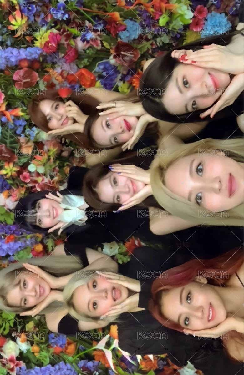 Eyes Wide Open 專輯卡 團卡 正面