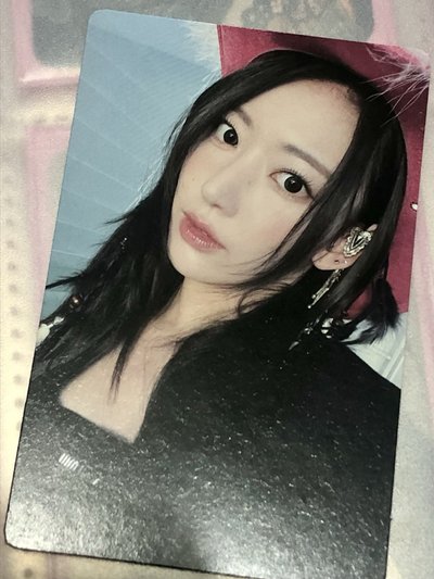 lesserafim 小卡