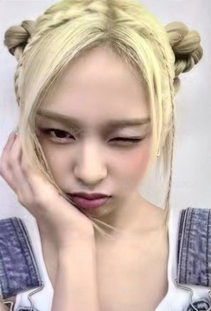 代言卡 BABYMONSTER CNP 正面