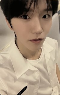 Songbird yzy 青島 day1 簽售卡 
