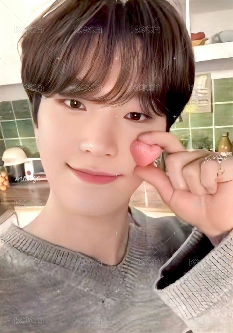 23‘HOME 周邊卡 23’HOME自拍卡 正面