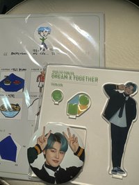 校服竣立牌+徽章+自介