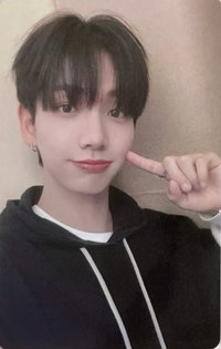 WHY.. yzy 青島線下 簽售卡 3