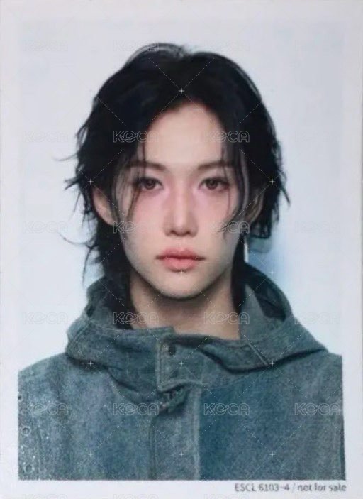 Hollow 專輯卡 初回A 證件照 正面