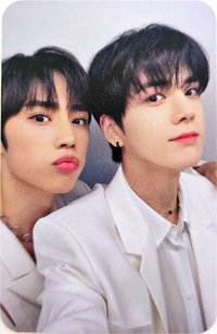 SHE'S THE BOSS 專輯卡 