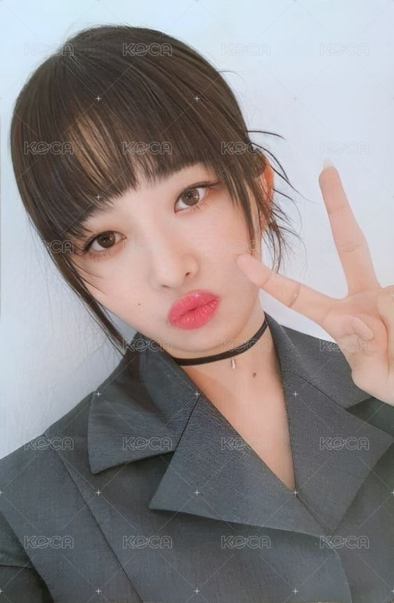 ELEVEN 專輯卡 紅版 正面