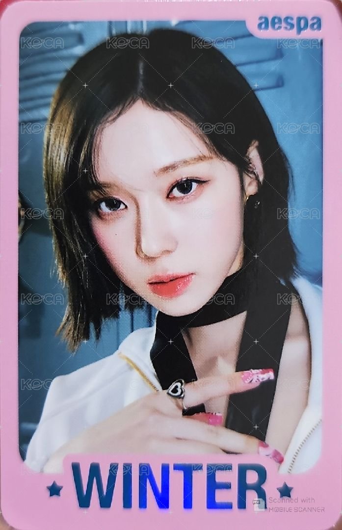 MY WORLD 隨機卡 A版冬 正面