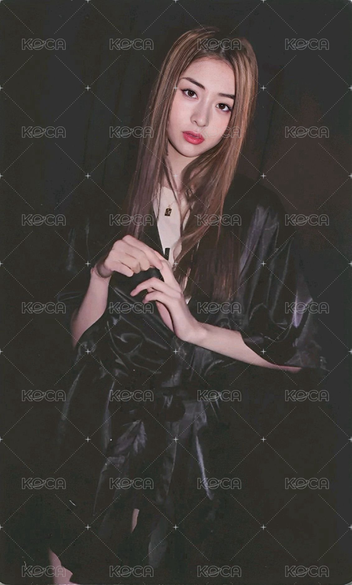 FEARLESS 專輯卡 monochrome bouque 背面