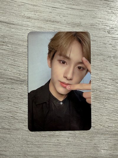 售 winwin regular-irregular專輯小卡