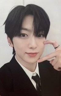 First Howling : NOW yzy 4.0 簽售卡 中文卡背