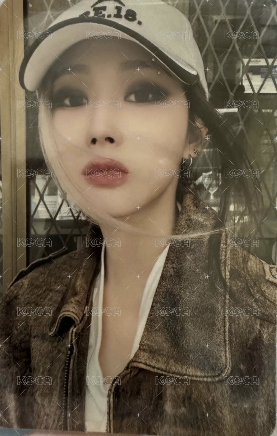 MY WORLD 專輯卡 tabloid版專卡 吉 正面