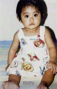 THE STORY BEGINS 專輯卡 