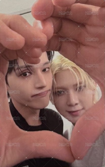 8ROOM 滿額卡  正面