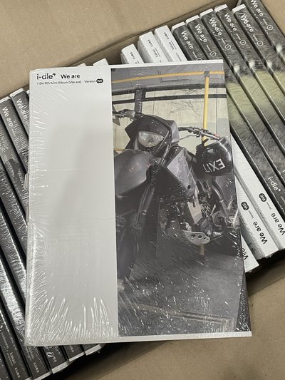 idle mini 8 [we are] album 全新未拆