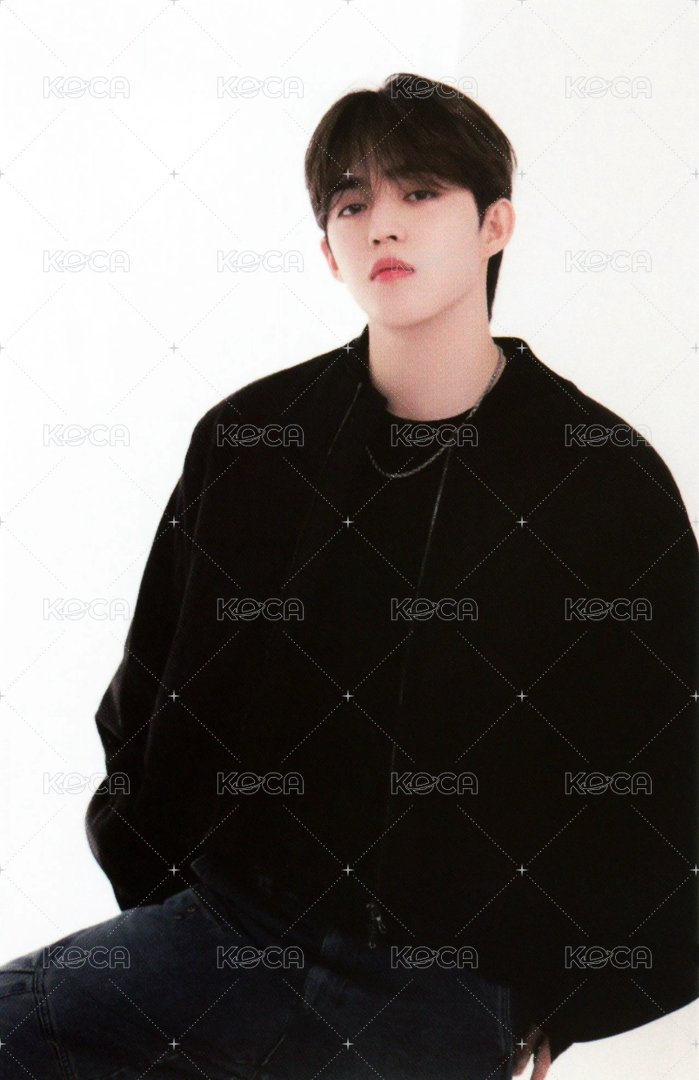 FOLLOW AGAIN 隨機卡 ｜韓通卡包 正面