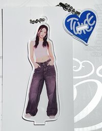 六巡 鑰匙圈吊飾 子瑜六巡吊飾立牌