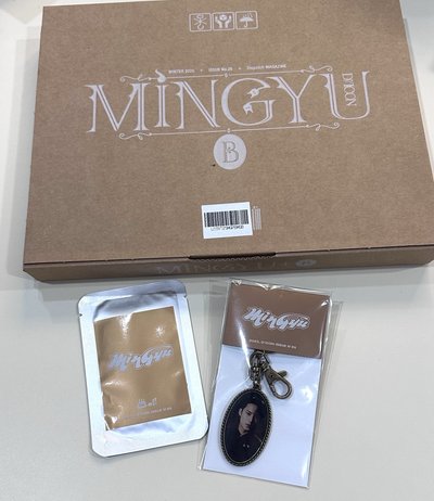 DICON 盒子+B版小卡四張+吊飾 金珉奎