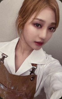 代言卡 clio眼影寧