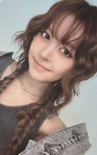 GUESS 代言卡 1.0 莉