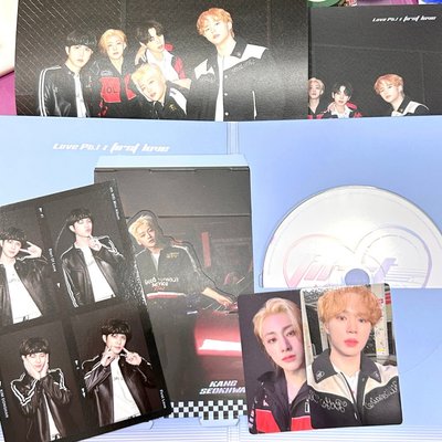 WEi全專（紅版少立牌）、張大賢小卡