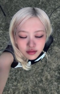 PUMA x ROSÉ 代言卡 