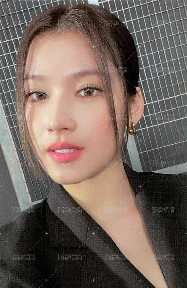 READY TO BE 專輯卡  正面