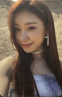 Not Shy 專輯卡 