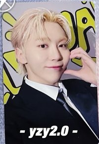 ‘TELEPARTY’ yzy 幸運卡 