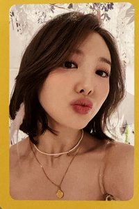 MORE & MORE 專輯卡 