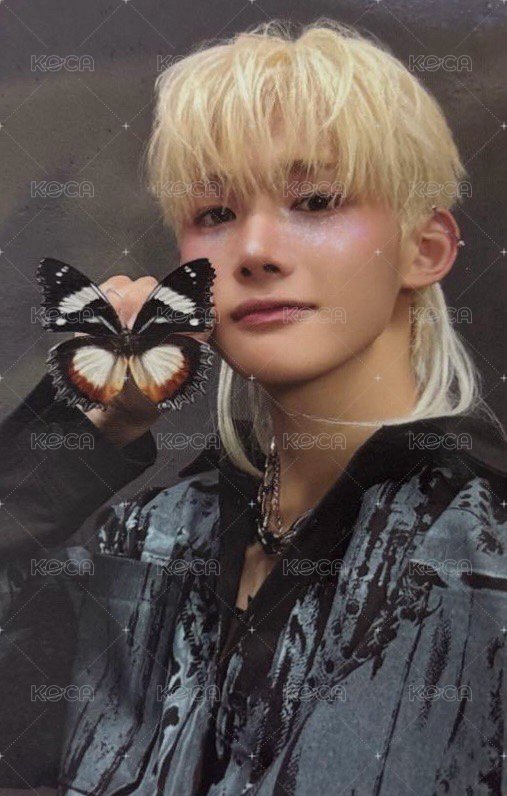 BTL 專輯卡 ROAR ver. B版 正面