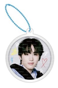 Knock On 巡迴 徽章 壓克力吊飾 4