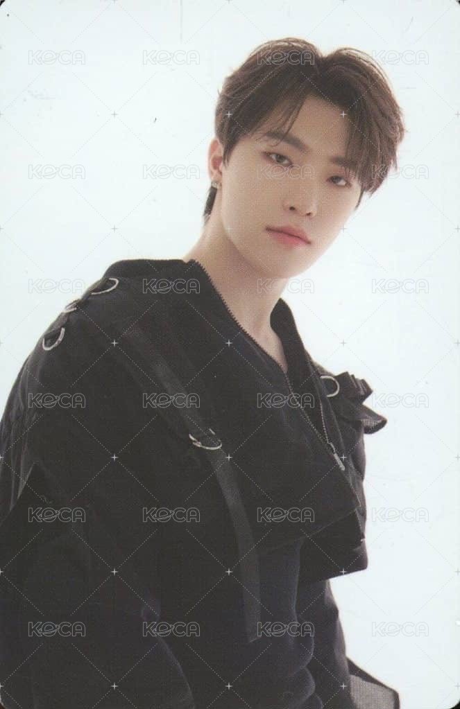 FOLLOW AGAIN 隨機卡 卡包卡 正面