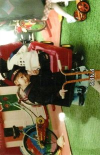 THE STORY BEGINS 專輯卡 