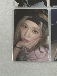 捧臉冬（下左）