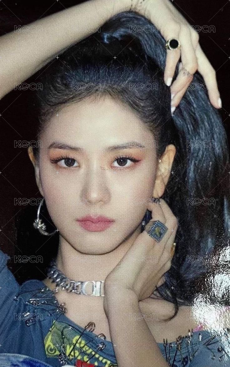 4+1 PB 專輯卡 lovesick girls ver. 正面