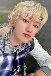 MINI11 yzy 澳門線下 簽售卡 金髮八