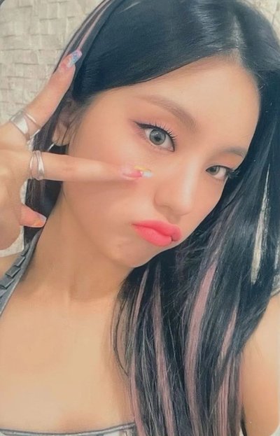 Itzy黃禮志_挑染中背印簽