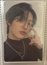 比耶順便臉頰愛心（？）