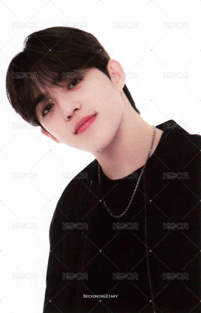 FOLLOW AGAIN 隨機卡 ｜韓通卡包 正面