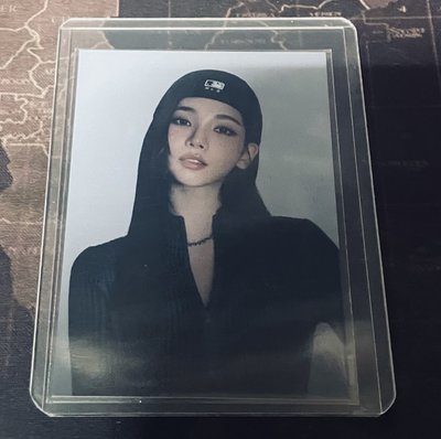 Karina MLB代言卡
