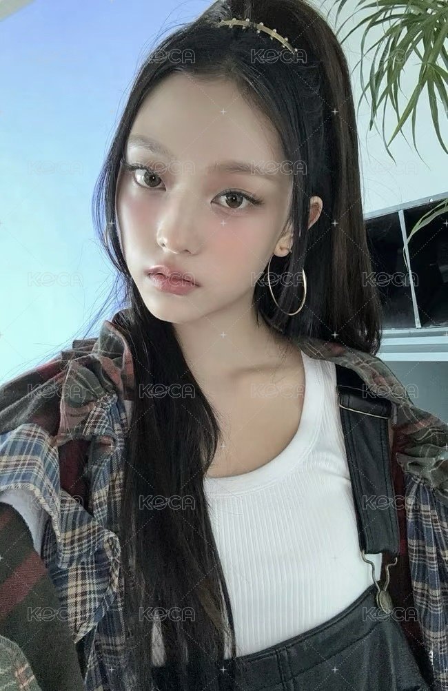 How Sweet 專輯卡 WVS C ver. 正面