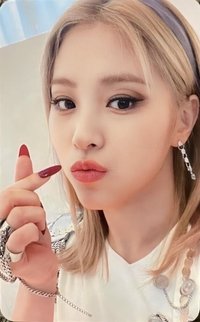 GUESS WHO hello82 預售 特典卡 