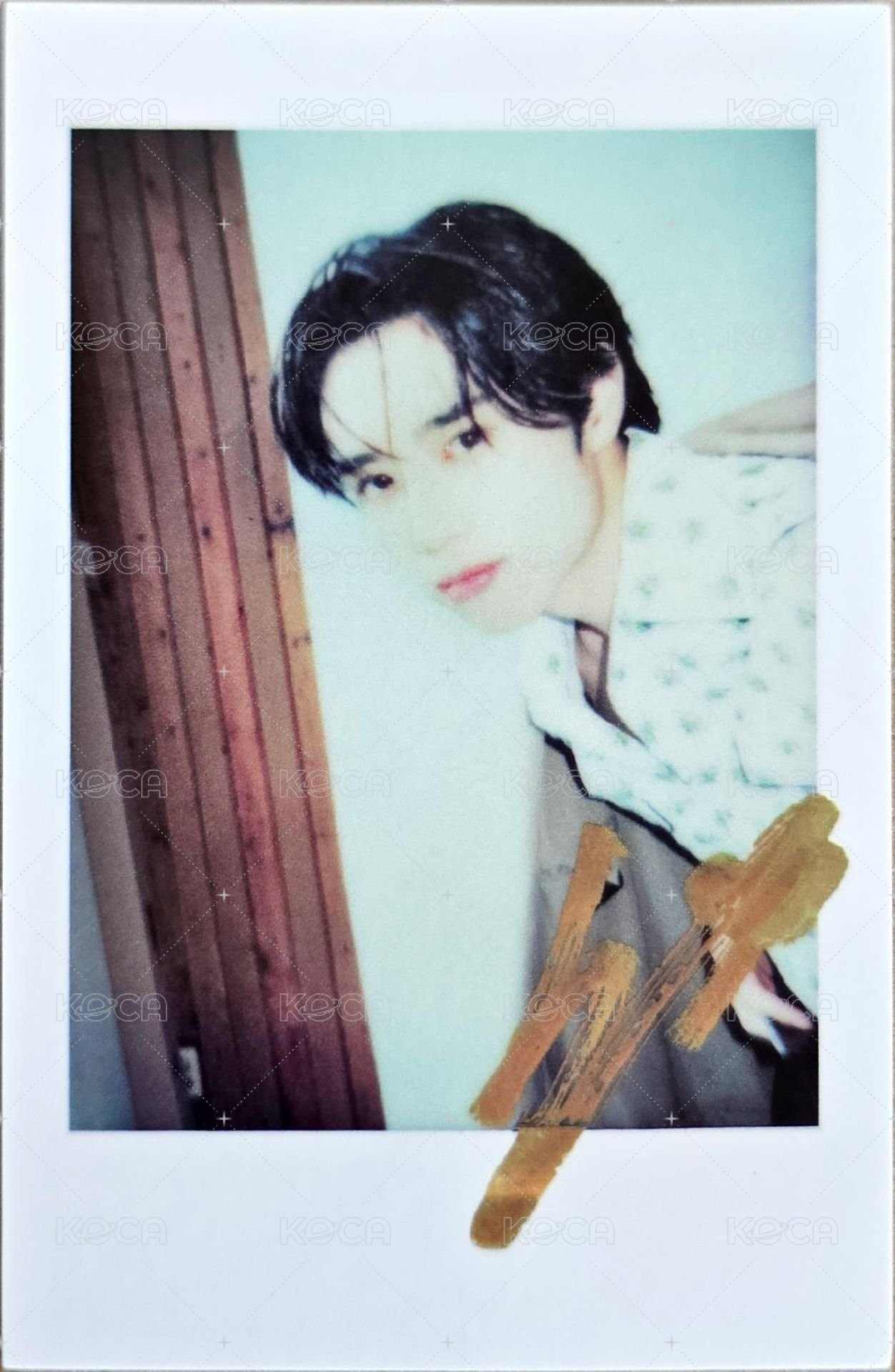 雜誌卡 伊周 正面