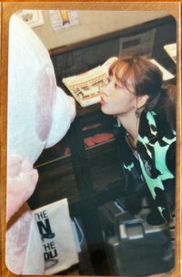 10th MINI ALBUM “SELF” 專輯卡 