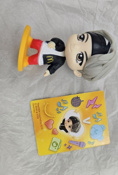 BTS麥當勞聯名款公仔 V