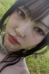 In Bloom 專輯卡 